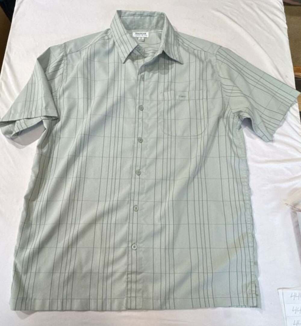 N444 Haggar Cool 18 Tec Short Sleeve Button Down Shirt Men's Size M